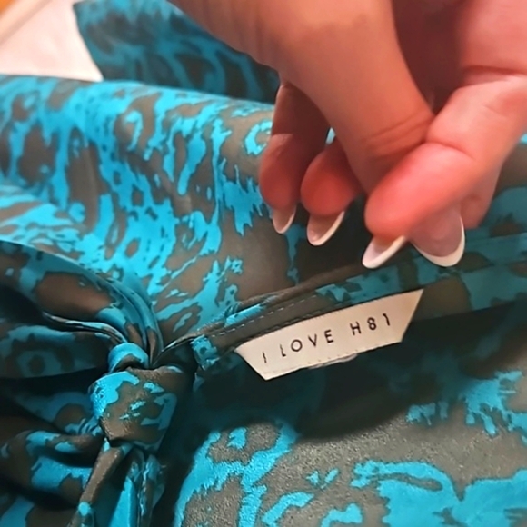 I Love H81 Peter Pan Collar Bow-Tie Back Sleeveless Blouse - Picture 4 of 5